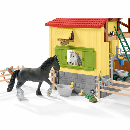 schleich Paardenstal