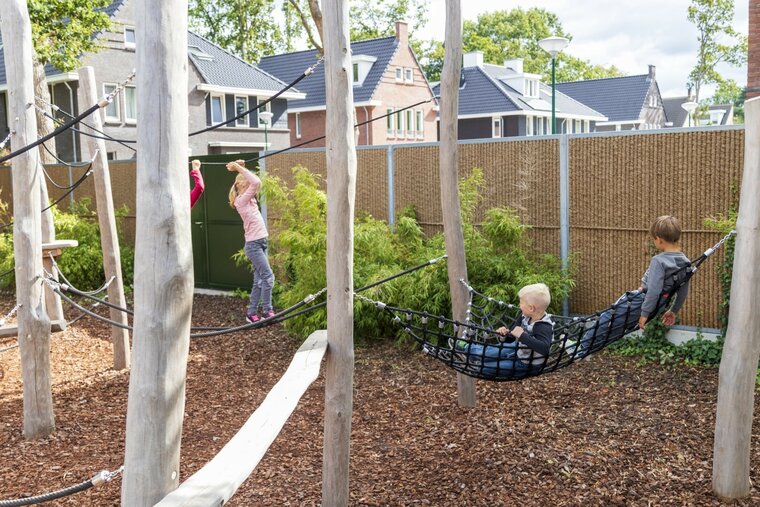 Robinia Speelcombinatie voor openbaar gebruik 920cm x 760cm