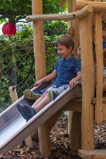 Robinia Peuterhuisje voor openbaar gebruik 380cm x 360cm