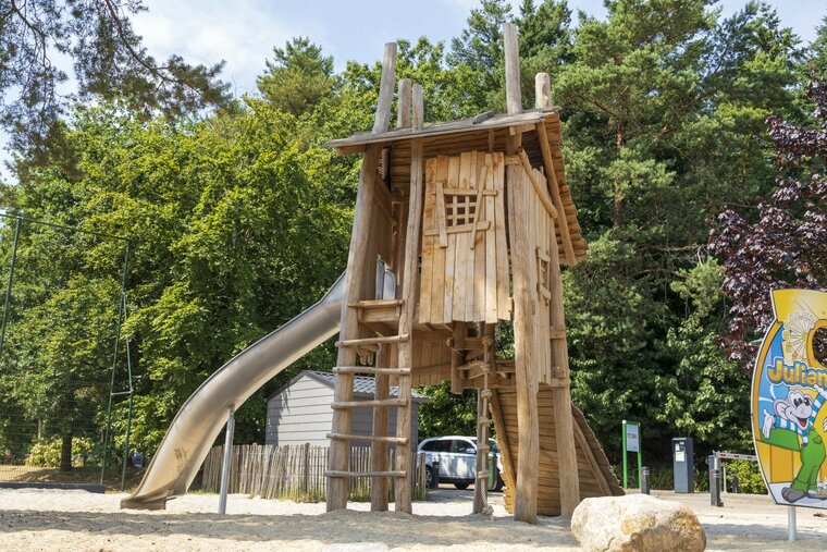 Robinia speeltoren voor openbaar gebruik 740cm x 510cm