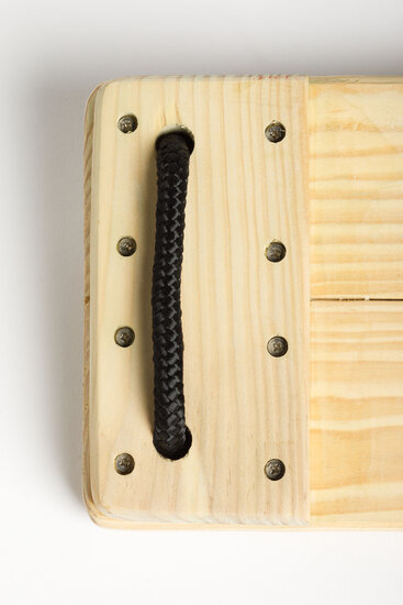 Ge&iuml;mpregneerd grenen schommelzitje