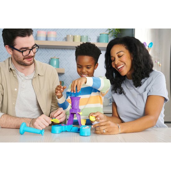 Kinetic Sand Soft Serve Station