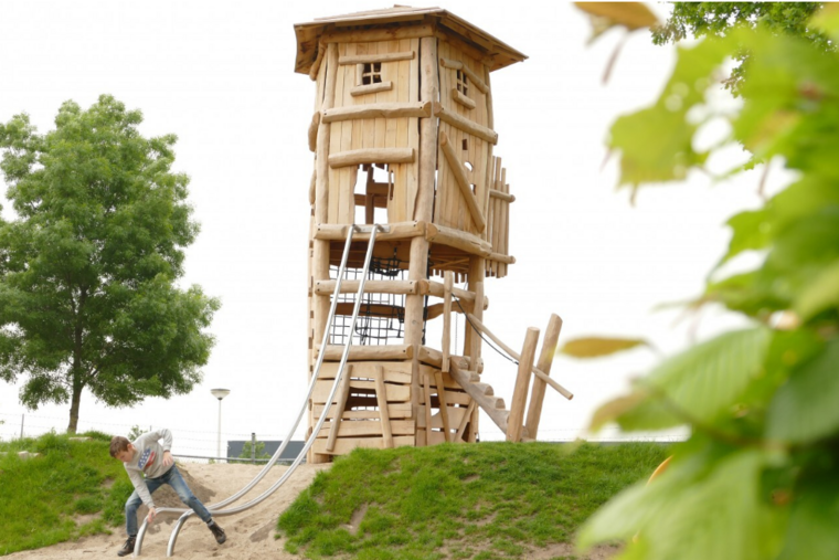 Robinia Speeltoren Openbaar 740x400 cm - Natuurlijk Hout