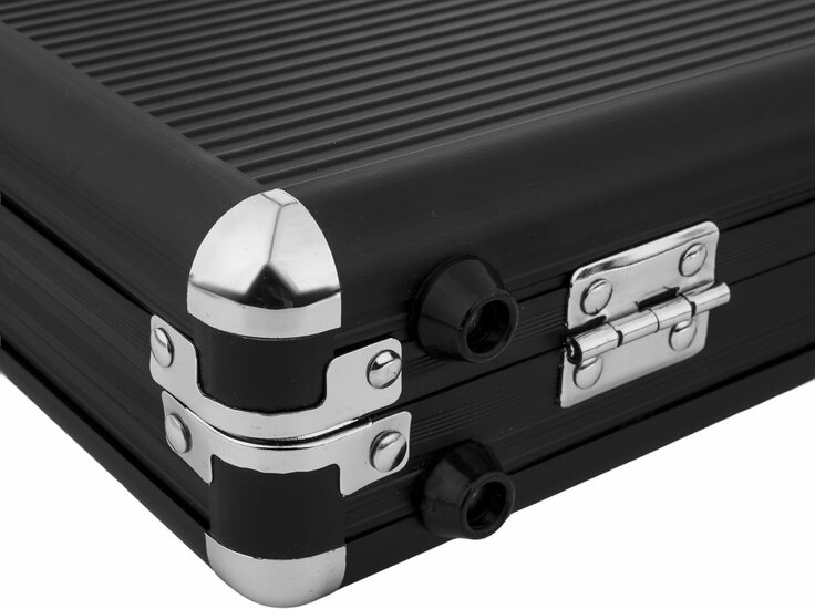 Pokerset in zwarte case with 300 chips- 11,5 gram