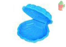 Zandbak schelp en 4 dierenvormpjes in de kleuren blauw, groen, geel en oranje