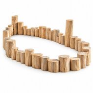 Robinia Zandbakrand palissade voor openbaar gebruik  - witte achtergrond