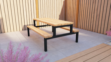 Kinderpicknicktafel met ijzeren onderstel H van Douglas hout