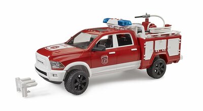 Bruder RAM 2500 brandweerwagen met licht en geluid