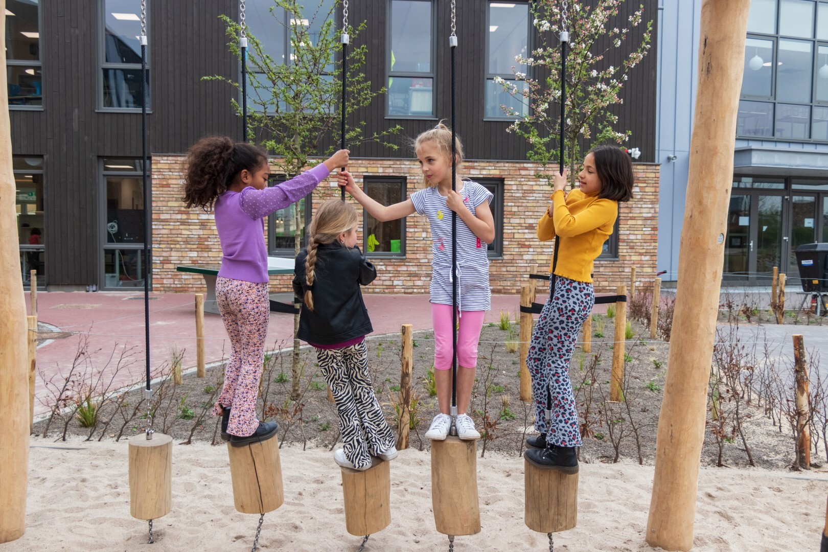 https://www.speelgoeddebetuwe.nl/Files/2/26000/26931/ProductPhotos/Source/2417537852.jpg