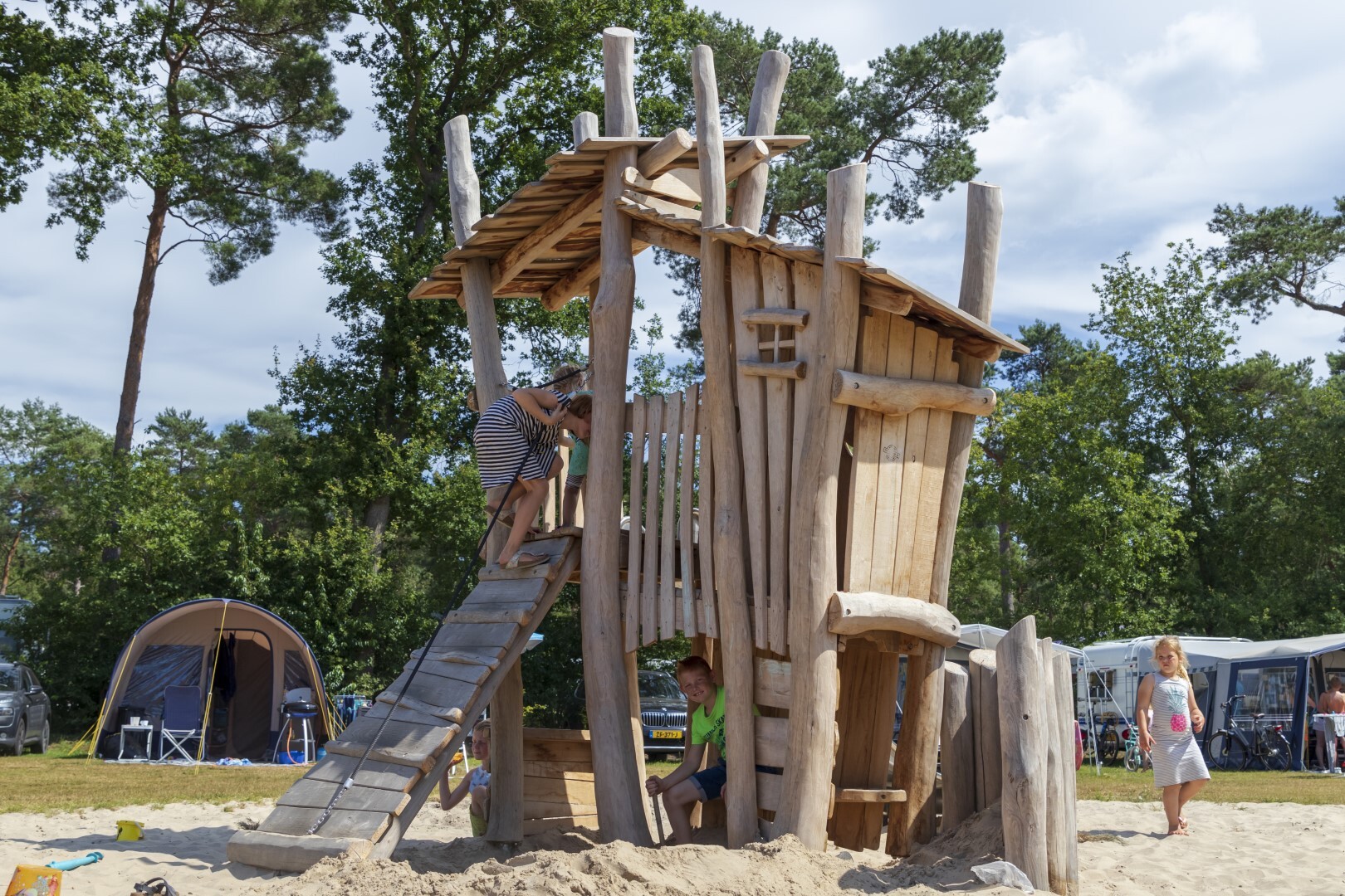 https://www.speelgoeddebetuwe.nl/Files/2/26000/26931/ProductPhotos/Source/2417538323.jpg