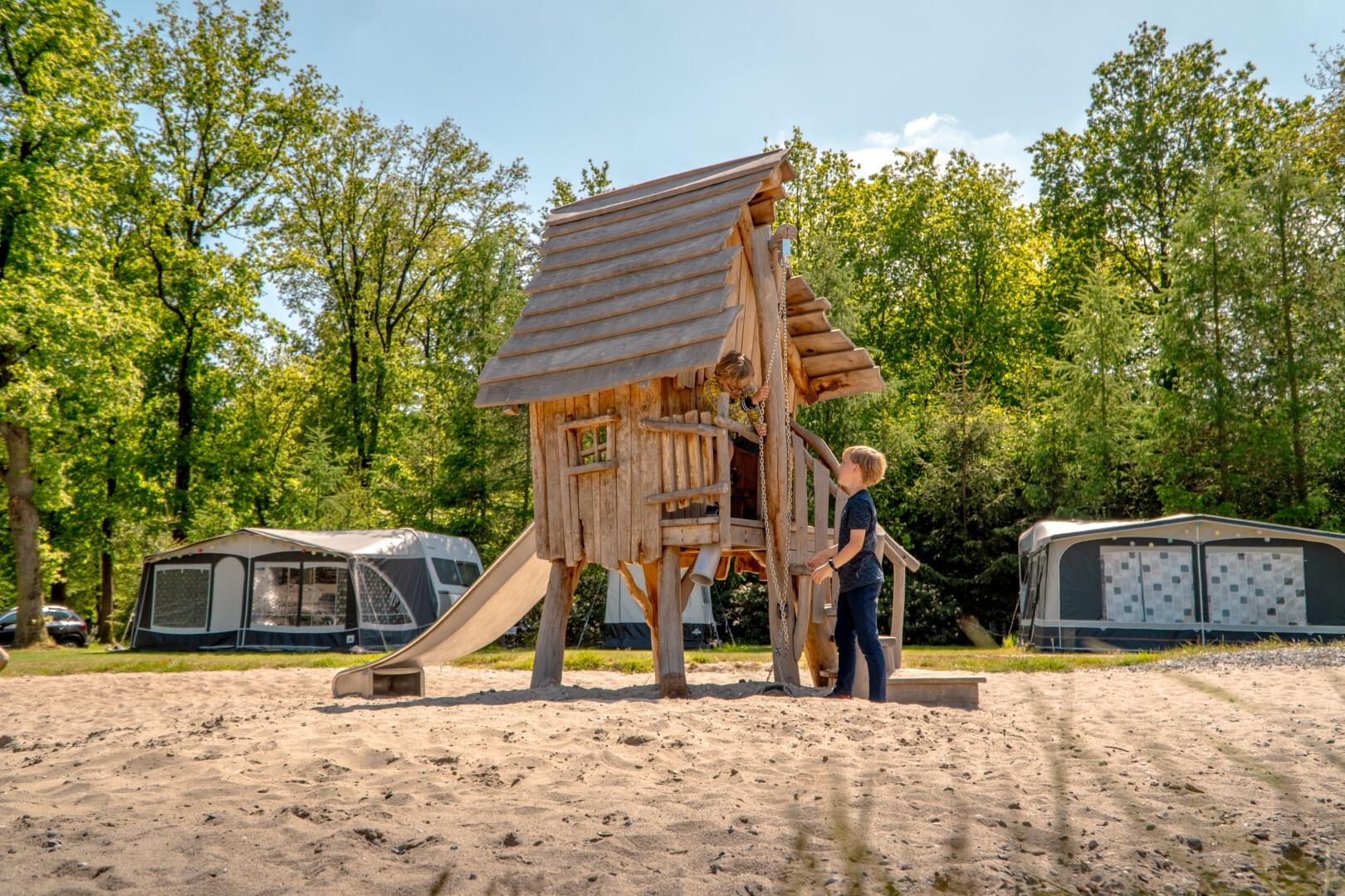 https://www.speelgoeddebetuwe.nl/Files/2/26000/26931/ProductPhotos/Source/2417538365.jpg