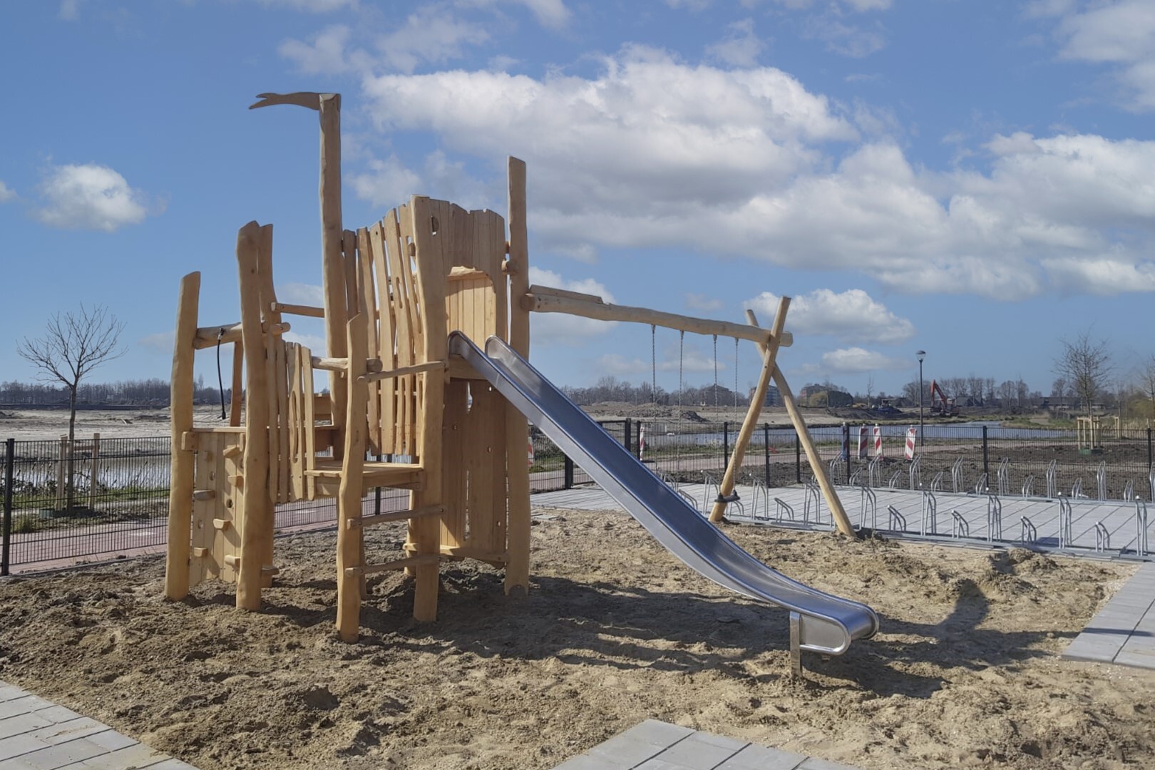 Agrandir l'image de Robinia klauterkasteel voor openbaar gebruik 670cm x 550cm https://www.speelgoeddebetuwe.nl/Files/2/26000/26931/ProductPhotos/Source/2417538443.jpg