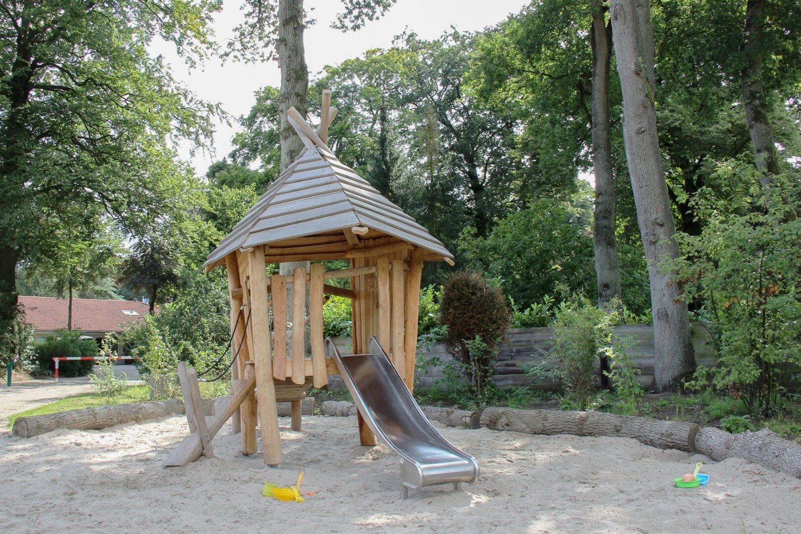 https://www.speelgoeddebetuwe.nl/Files/2/26000/26931/ProductPhotos/Source/2417538584.jpg