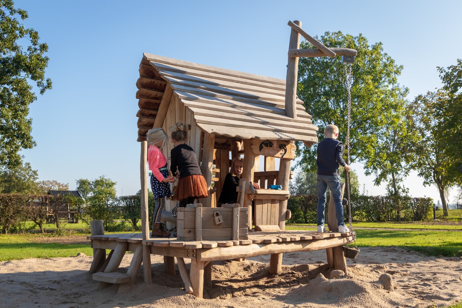 https://www.speelgoeddebetuwe.nl/Files/2/26000/26931/ProductPhotos/Source/2417538647.jpg