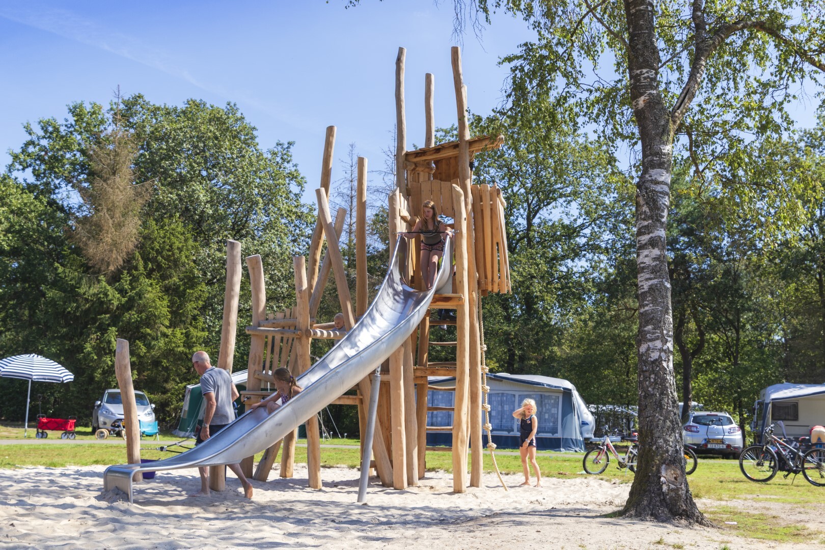 https://www.speelgoeddebetuwe.nl/Files/2/26000/26931/ProductPhotos/Source/2417538698.jpg