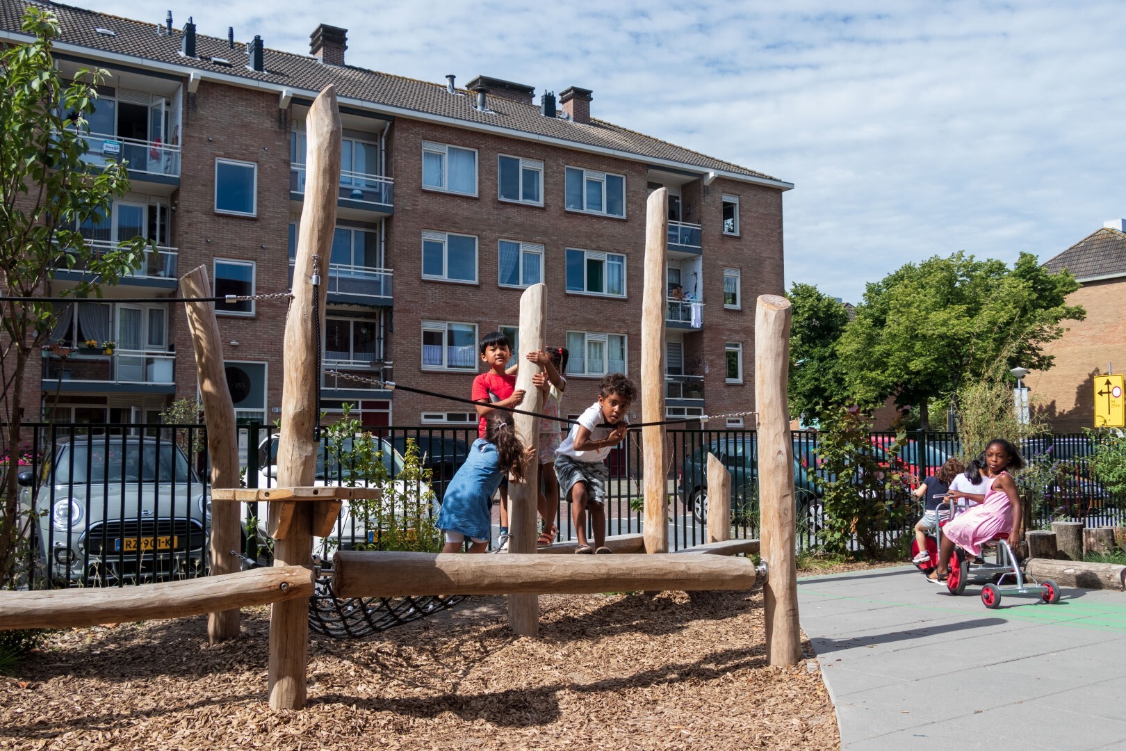 https://www.speelgoeddebetuwe.nl/Files/2/26000/26931/ProductPhotos/Source/2417539013.jpg