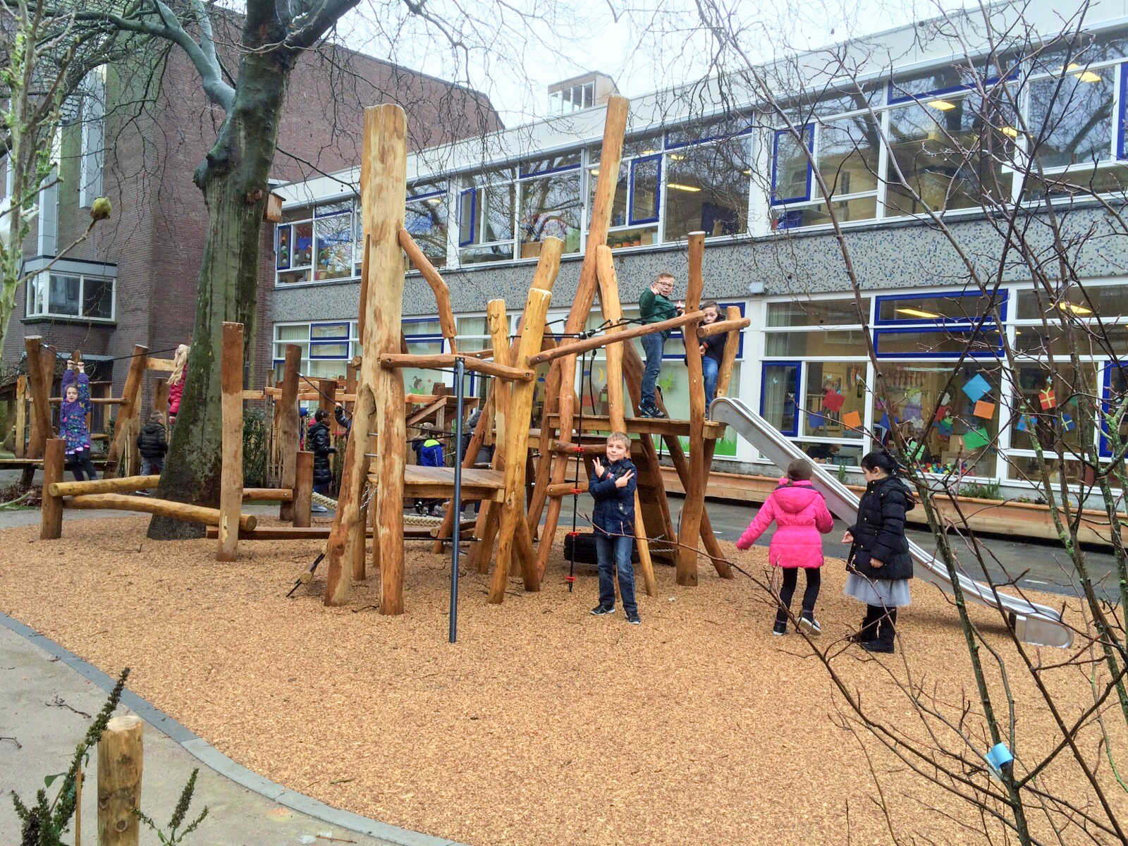 https://www.speelgoeddebetuwe.nl/Files/2/26000/26931/ProductPhotos/Source/2417539106.jpg
