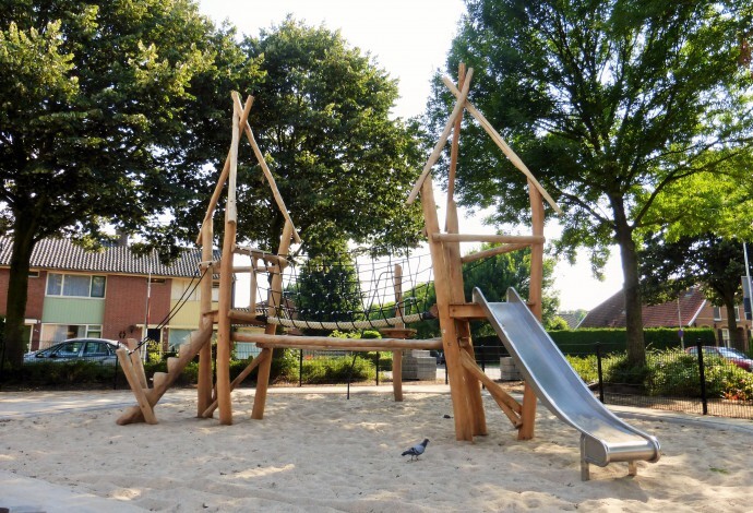 https://www.speelgoeddebetuwe.nl/Files/2/26000/26931/ProductPhotos/Source/2417539214.jpg