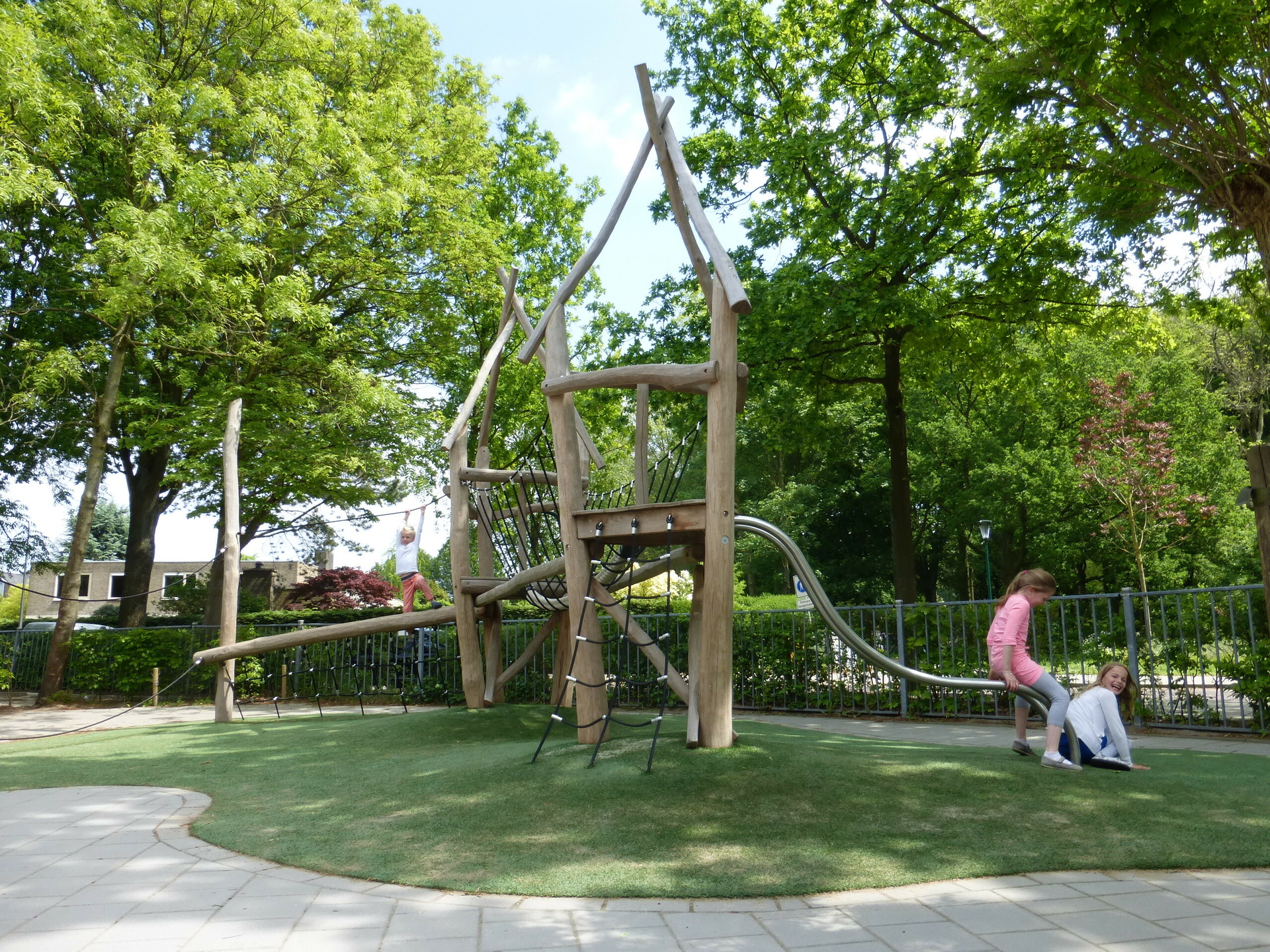https://www.speelgoeddebetuwe.nl/Files/2/26000/26931/ProductPhotos/Source/2417539226.jpg