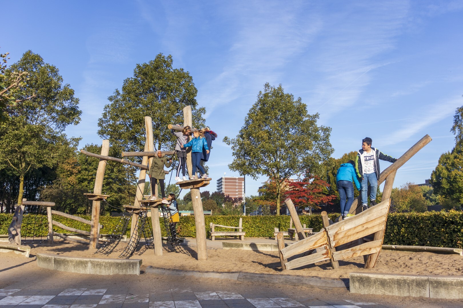 https://www.speelgoeddebetuwe.nl/Files/2/26000/26931/ProductPhotos/Source/2417539685.jpg